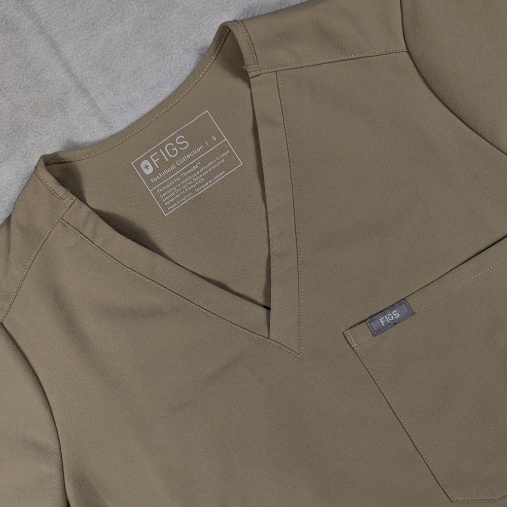 FIGS Women's Catarina One-Pocket Scrub Top Khaki Small